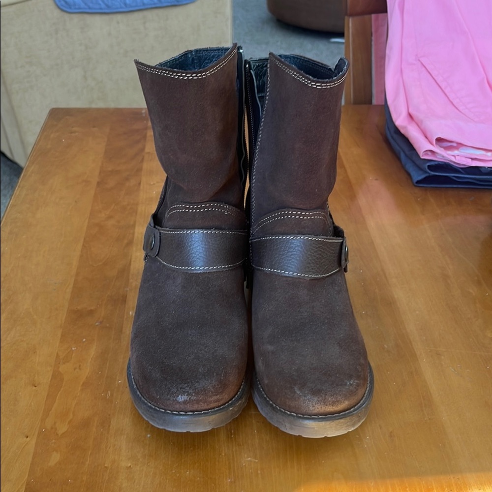 Taos Brown Leather Heeled Boots
